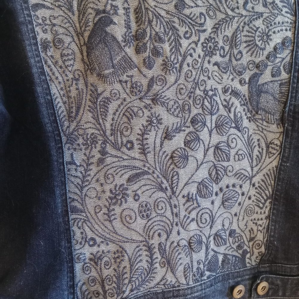 Beautiful Embroidered Denim Jacket - Picture 4 of 4
